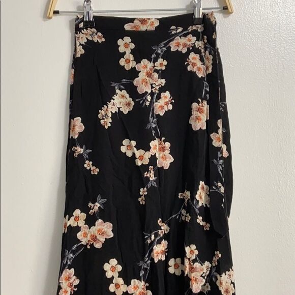 American Eagle Floral Print Maxi Wrap Skirt - Picture 5 of 8